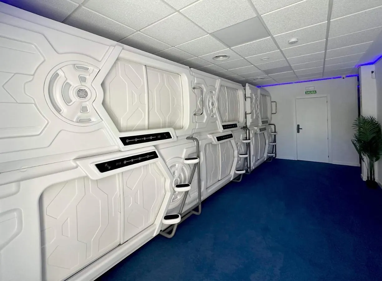 Good Vibes Only Capsule Hostel Málaga İspanya